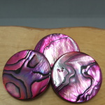 25mm◇3個入◇　レッド系　天然貝ボタン