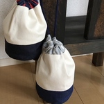 筒型ミニポーチ 紺×赤