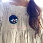 青い鳥と椿の刺繍ブローチ   