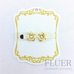 お花の貼るピアス