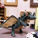 デニムのドラゴン　ぬいぐるみ