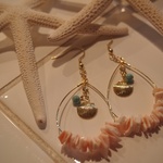 pinkサンゴとシェルのフープピアス