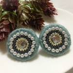 再販しました♡まんまるいパール刺繍イヤリング2（グレー）