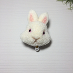 動物 ポンポンブローチ 白うさぎさん