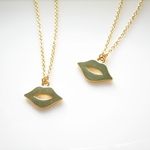 [andy]Necklase a lip charm