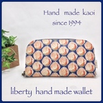  リバティ ラウンド長財布  ラミネート    Peacocks of Grantham Hall  navy&orange