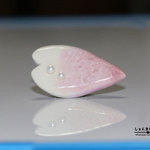 優しいピンク・陶製の美しい桜花びらに本真珠。o○ 帯留め