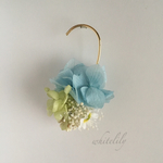 Blue紫陽花とかすみ草のイヤーフック♡