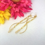 【再販】ウェーブ＊３連パール　ｲﾔﾘﾝｸﾞ/ﾋﾟｱｽ