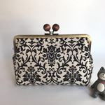  ダマスク柄(ホワイト)　 ＊︎がま口通帳入れ&化粧ポーチ＊