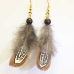 ふわふわフェザーのシンプルピアス