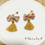 リボンのタッセルピアス(花柄)