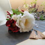 成人式　髪飾り　牡丹と椿とつまみ細工の菊　　白　　　　飛天