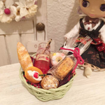 ミニチュア♡カゴ盛りパンとお菓子のセット