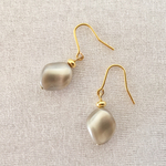 ツイストスワロパールピアス×プラチナ