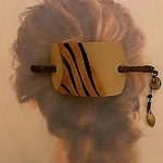 本革のヘアアクセサリー