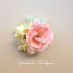 ほんのりピンクとイエローのローズクリップ