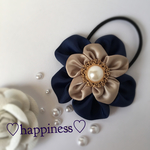 再販3✴︎ヘアゴム/クリップ/コサージュ♡happiness flower♡ネイビー×サテンベージュ♡