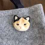 ぶちゃ猫のブローチ