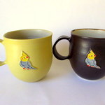 下永久美子　オカメインコのマグカップ＊茶