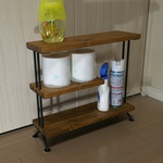 木と鉄で出来たトイレラック