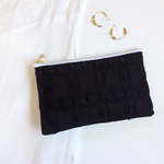 (New Zealand) M 18cm 花刺繍フラットポーチ Black