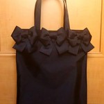 再販 サブバッグ 書類バッグA4 縦 自立 お受験 黒ふっくらりぼん3つ ナイロン 底板付　Handmade Takako