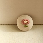 小さな北欧お花 刺繍ブローチ
