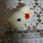 白兎ブローチ