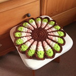 レトロでカラフルなお花円座　   rpwfyg