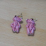 ￥700→￥400「赤いチェックのくまさん」イヤリング