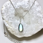 再販 Labradorite.〜天然石ラブラドライトのワンポイントネックレス〜