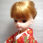 リカちゃん　着物　赤・いちご模様