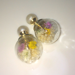 ガラスドーム キャッチ ピアス かすみ草
