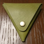 三角形レザー(本革)コインケース トライアングル(カーキ)