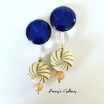 antique beads×cabochon＊blue × ivory