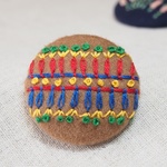 刺繍ブローチ☆ サンプラー(キャメル）