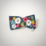 花刺繍のリボンバレッタ