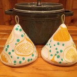 2個セット★三角鍋つかみ★staub ルクルーゼ等にいかがでしょうか？　ミトン　鍋つかみ　北欧