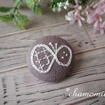 「再販」北欧風ちょうちょ刺繍ブローチ・ｄ
