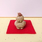 おんぶにゃんこは鏡餅