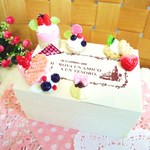 プチプラ！Sweetsたっぷり木箱の小物入れ　★リボンプリン