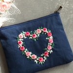 ￥感謝！値下げセール🌹ポケット付き手刺繍ポーチ 『ローズハート』