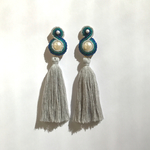 ビーズ刺繍タッセルピアス