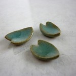 ミニチュア陶器☆　花びら小皿　3枚組