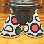 ※訳アリ※2個セット★三角鍋つかみ★staub ルクルーゼ等にいかがでしょうか？　ミトン　鍋つかみ　北欧