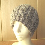 ゆったり被れるアラン模様の帽子