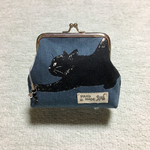 ねこ柄ガマ口財布 / 猫ガマ口ポーチ / ネコ柄コインケース　＊黒ネコ - アッシュブルー＊ 