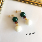 アンティークグリーン×マーブルホワイトの大ぶりピアス