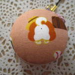 cuma様ご注文の品　マカロンケースのストラップ(柴わんこ　黄色)